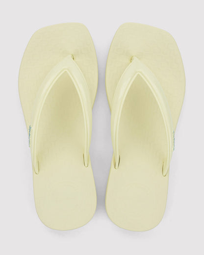 Sandalia  Mujer Beige Pluma Ipanema
