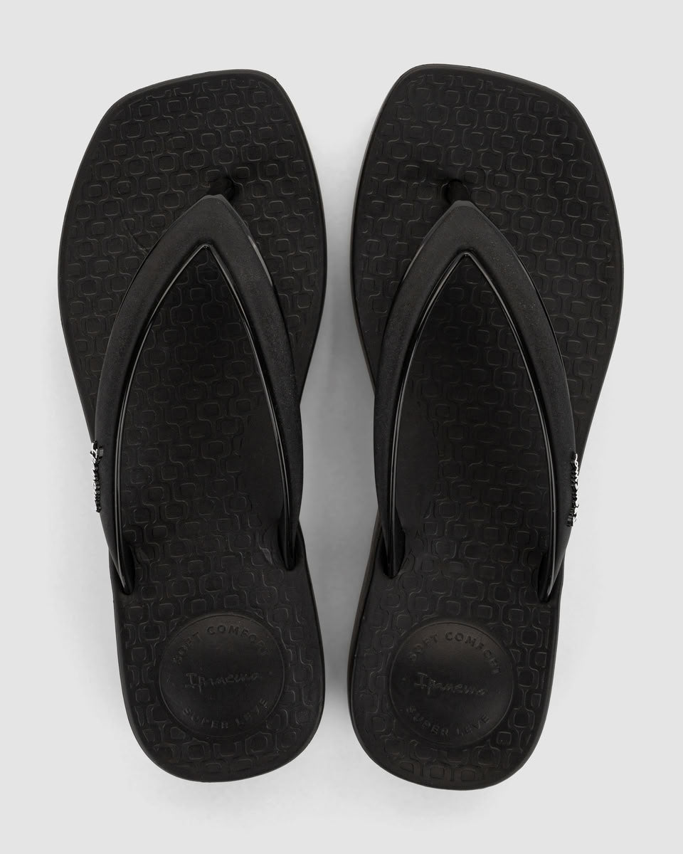 Sandalia Mujer Negro Pluma Up Ipanema