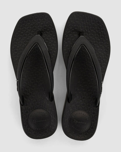 Sandalia Mujer Negro Pluma Up Ipanema