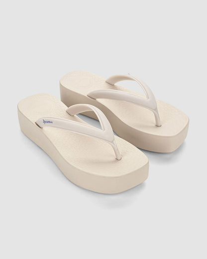 Sandalia Mujer Beige Pluma Up Ipanema