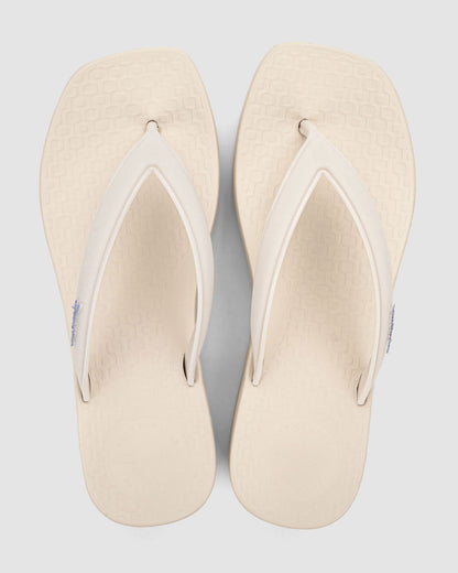 Sandalia Mujer Beige Pluma Up Ipanema